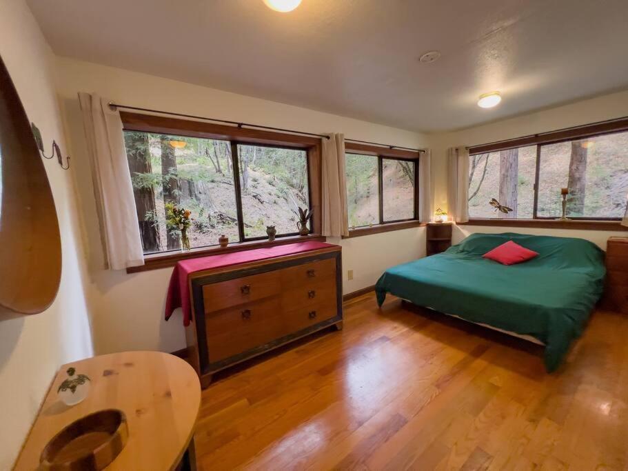 Апартаменты Little House In The Redwoods With A Hot Tub! Гарбервилл Экстерьер фото