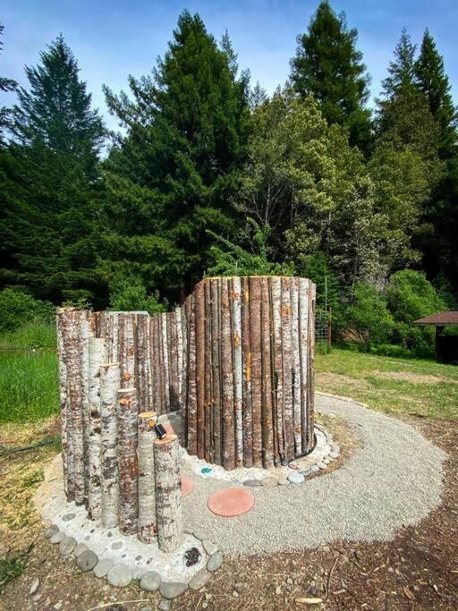 Апартаменты Little House In The Redwoods With A Hot Tub! Гарбервилл Экстерьер фото